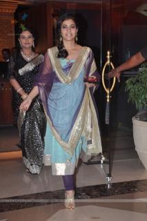 Kajol feet photo thumbnail