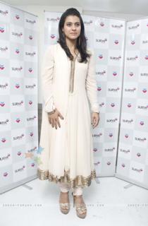 Kajol feet photo thumbnail