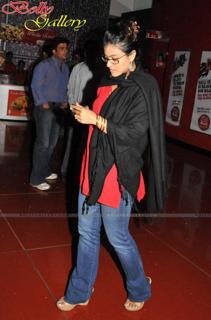 Kajol feet photo thumbnail