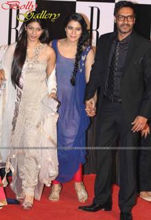 Kajol feet photo thumbnail