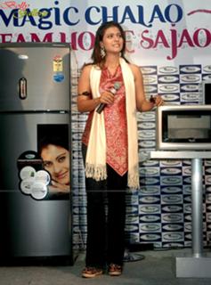 Kajol feet photo thumbnail