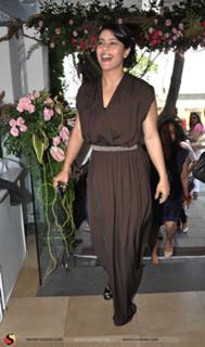 Kajol feet photo thumbnail