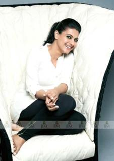 Kajol feet photo thumbnail