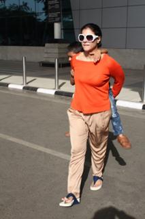 Kajol feet photo thumbnail