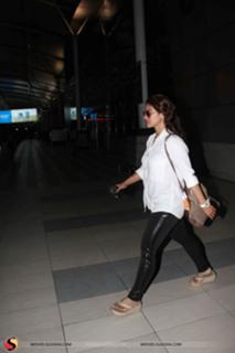 Kajol feet photo thumbnail