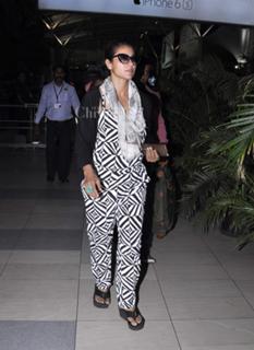 Kajol feet photo thumbnail