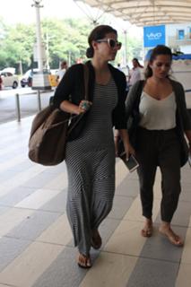 Kajol feet photo thumbnail
