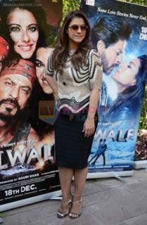Kajol feet photo thumbnail