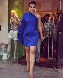 Kajol feet photo thumbnail