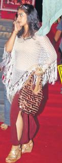 Kajol feet photo thumbnail