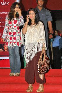 Kajol feet photo thumbnail