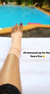 Kajol feet photo thumbnail