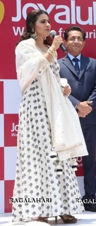 Kajol feet photo thumbnail