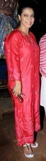 Kajol feet photo thumbnail