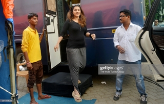 Kajol feet photo thumbnail