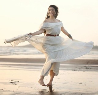 Kajol feet photo thumbnail