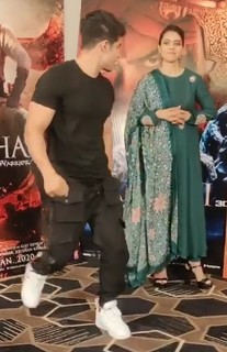 Kajol feet photo thumbnail