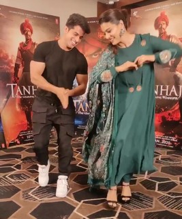Kajol feet photo thumbnail