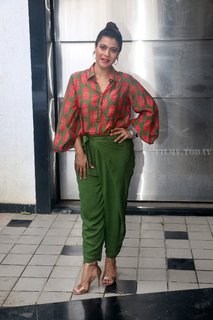 Kajol feet photo thumbnail