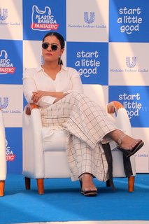 Kajol feet photo thumbnail