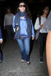 Kajol feet photo thumbnail