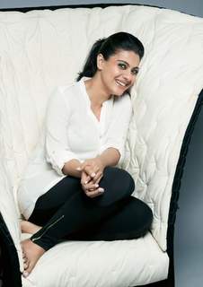 Kajol feet photo thumbnail