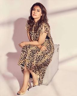 Kajol feet photo thumbnail