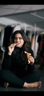 Kajol feet photo thumbnail