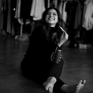 Kajol feet photo thumbnail
