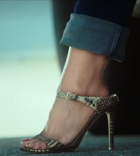 Kajol feet photo thumbnail