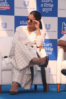 Kajol feet photo thumbnail