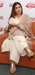 Kajol feet photo thumbnail