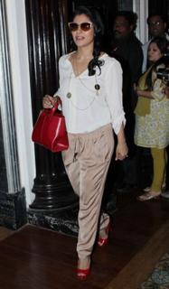 Kajol feet photo thumbnail