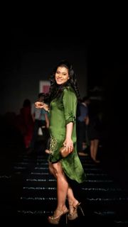 Kajol feet photo thumbnail