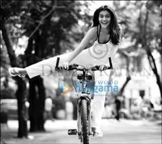Kajol feet photo thumbnail