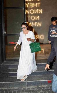 Kajol feet photo thumbnail