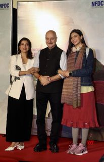 Kajol feet photo thumbnail