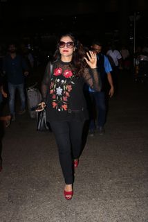 Kajol feet photo thumbnail