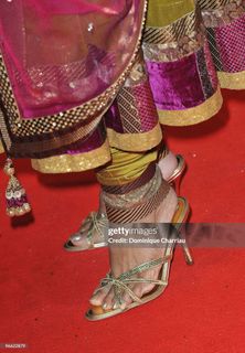 Kajol feet photo thumbnail