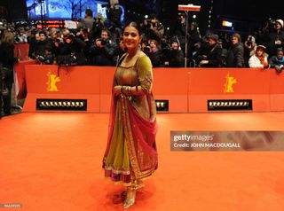 Kajol feet photo thumbnail