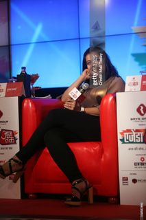 Kajol feet photo thumbnail