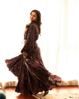 Kajol feet photo thumbnail