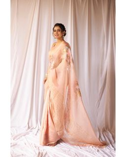 Kajol feet photo thumbnail