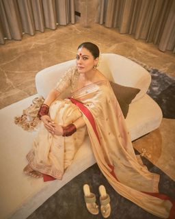 Kajol feet photo thumbnail