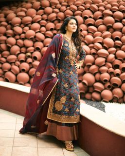 Kajol feet photo thumbnail