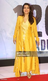 Kajol feet photo thumbnail