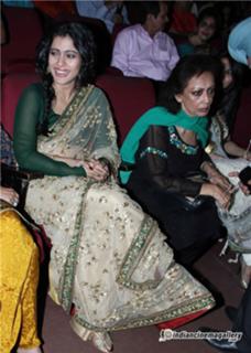 Kajol feet photo thumbnail