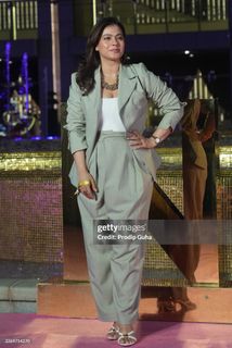 Kajol feet photo 19