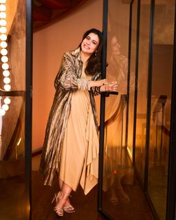 Kajol feet photo 2