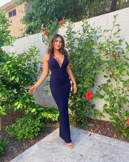 Kalani Hilliker feet photo thumbnail